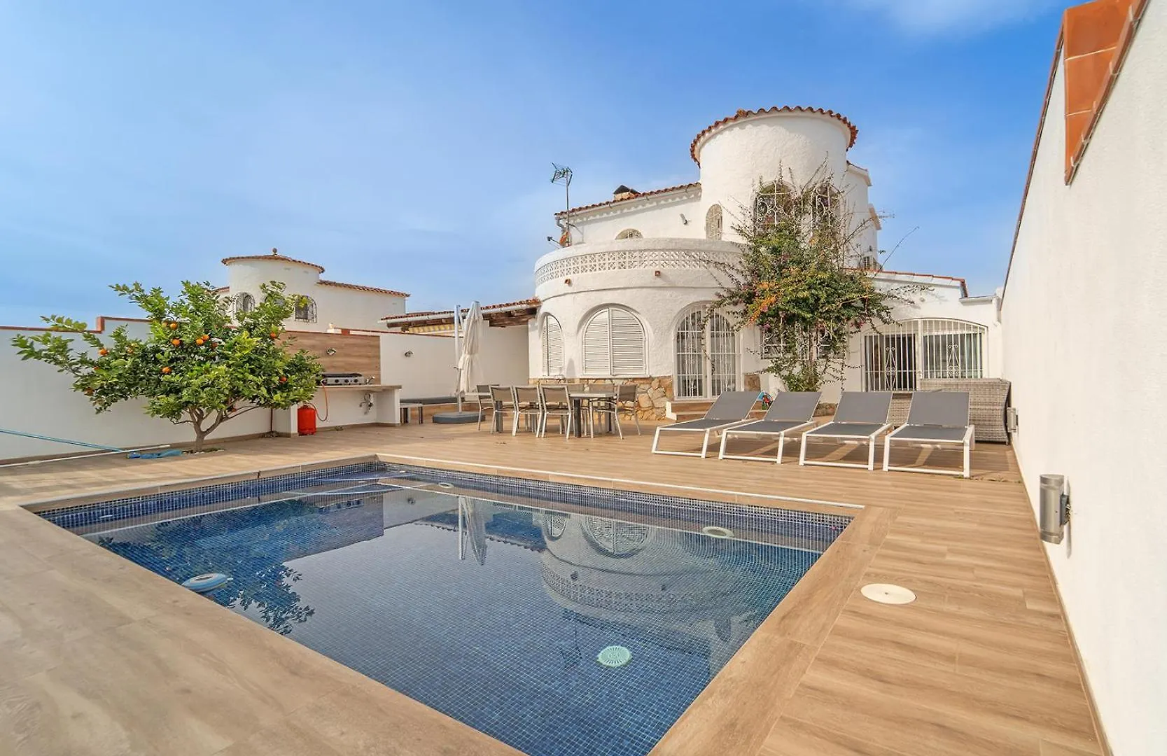 Welcs Casa 122 Emp Con Piscina Y Cerca Del Canal Empuriabrava
