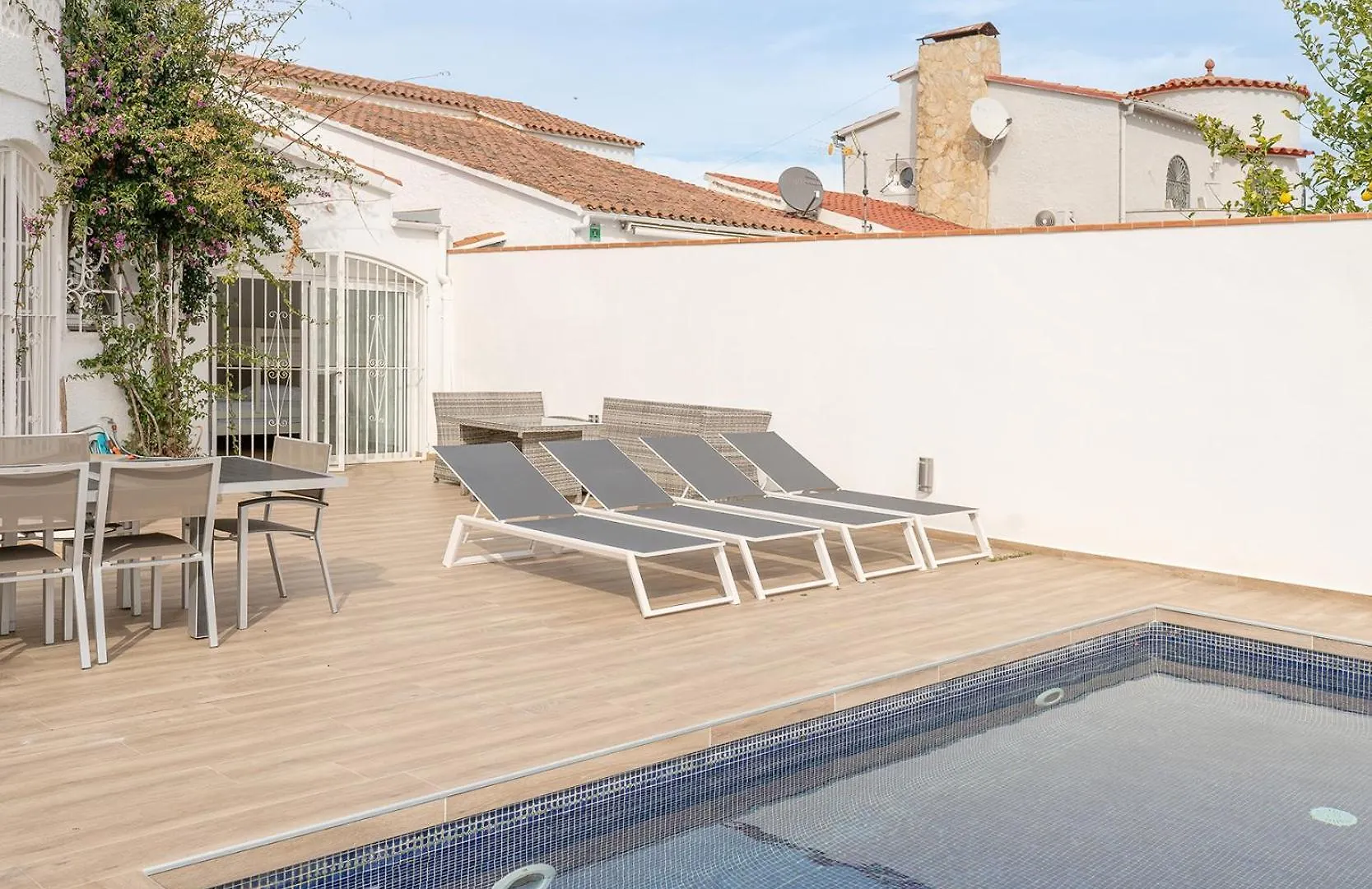 Welcs Casa 122 Emp Con Piscina Y Cerca Del Canal Empuriabrava 0*,
