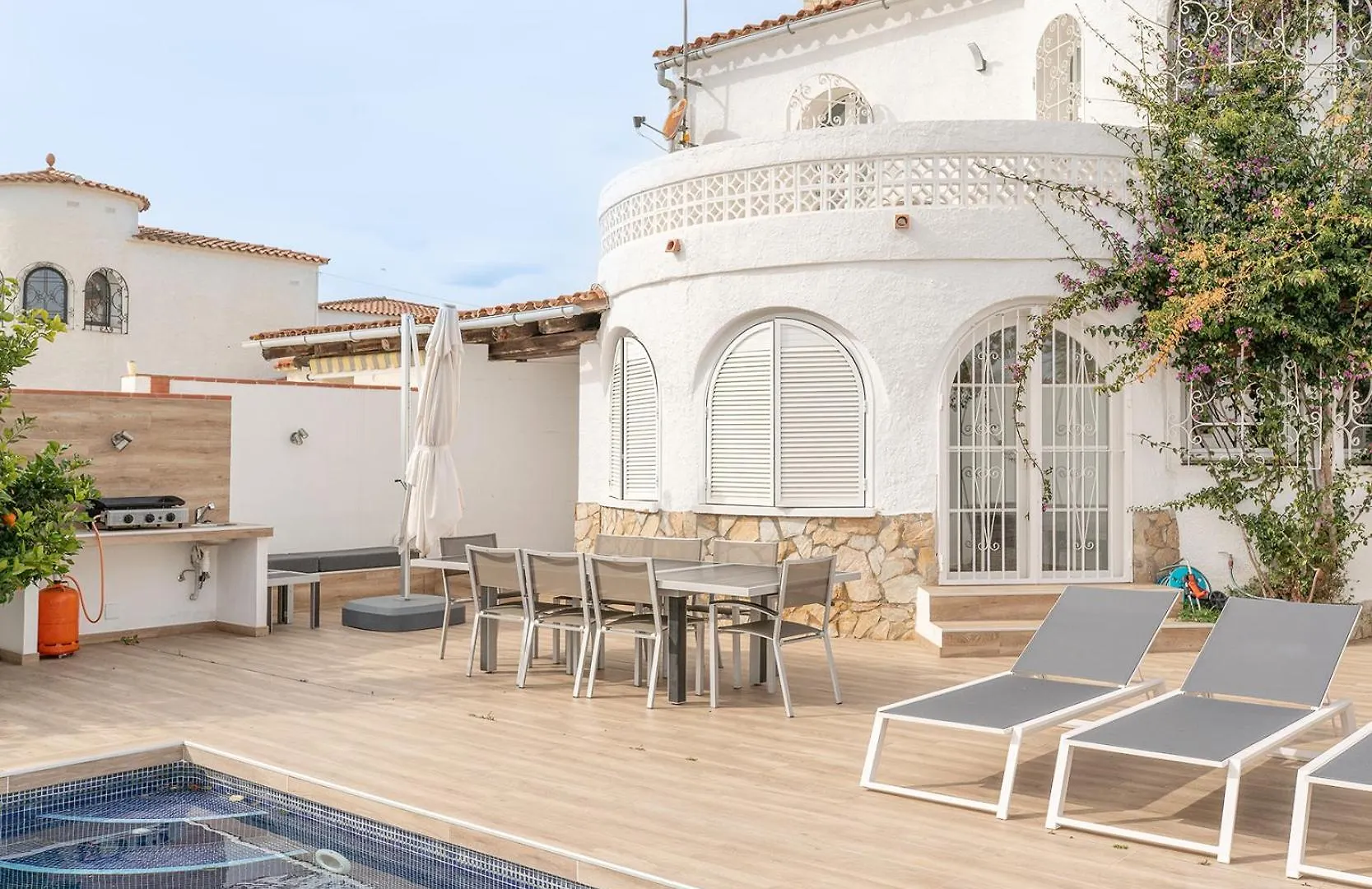 Villa Welcs Casa 122 Emp Con Piscina Y Cerca Del Canal Empuriabrava